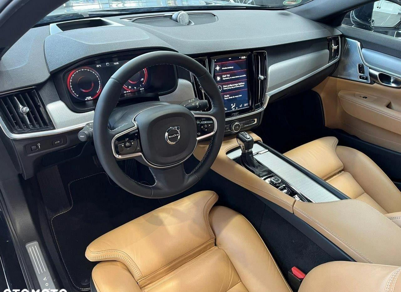 Volvo V90 cena 116900 przebieg: 106000, rok produkcji 2016 z Stronie Śląskie małe 466